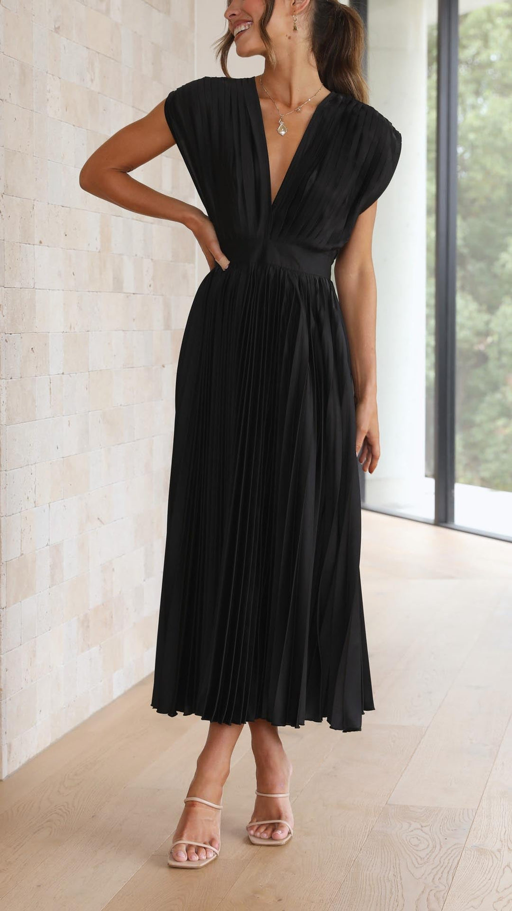 Caitlin | レディース プリーツ Vネック ミディ丈 ウェディングゲストドレス